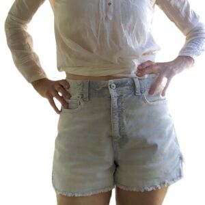 American Eagle 🦅 size 6 High Rise Corduroy Frayed  shorts